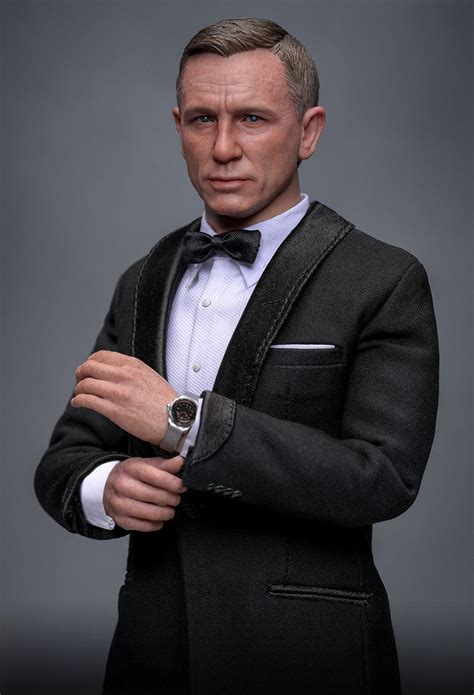 Hot Toys Reveals First Daniel Craig James Bond Figure Bond Lifestyle