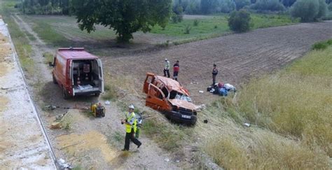 Kütahya Gediz de trafik kazası 2 ölü 1 yaralı Son dakika haberleri