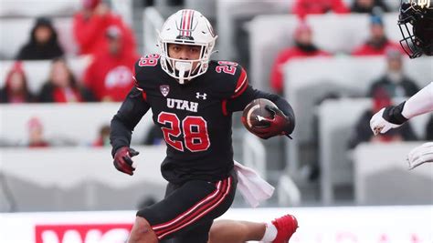 Utah football’s Sione Vaki declares for the 2024 NFL draft - Yahoo Sports