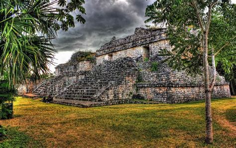 3 enigmáticas Zonas Arqueológicas Mayas Playa Moments