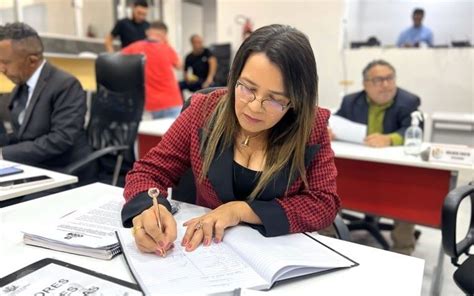 Vereadora Leda Torres Solicita Recupera O De Vias E Constru O De