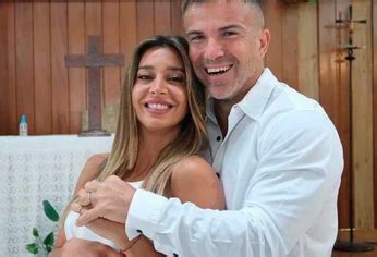 Sol Pérez hizo un challenge y marcó tendencia en la moda microbikini nude short de jean y gorra