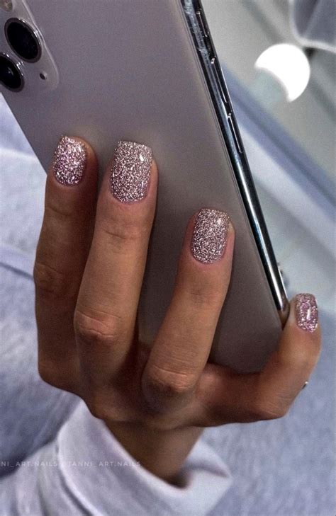 Светоотражающий гель лак красивый маникюр Gel nails Sparkly nails