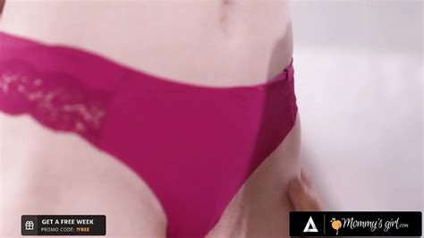 Hot MILF Has Threesome With Psychologist XNXX