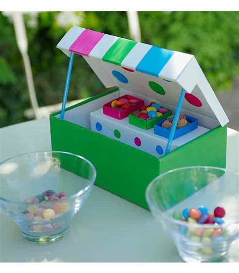 10 Inventive Shoebox Crafts