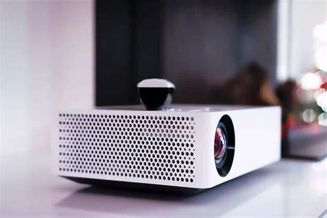 Projector vs TV - Which should you choose? [2023] - Spacehop