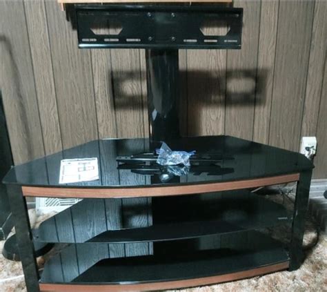 TV Mount Stand | EstateSales.org