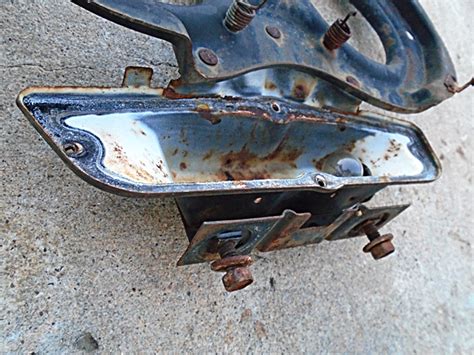 1962 Chevrolet Impala RH Headlight Bucket Assembly – AP Vintage