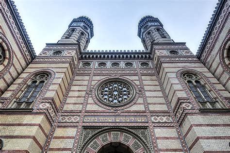 The Largest Synagogues In The World 2022