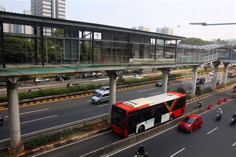 Melihat Revitalisasi Halte Bus Transjakarta Semanggi MerahPutih