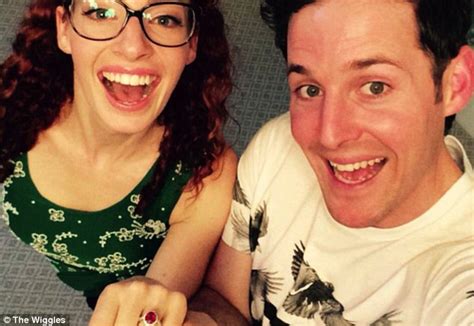 The Wiggles Emma Watkins Looks Stunning As She Marries Lachy Gillespie Daily Mail Online