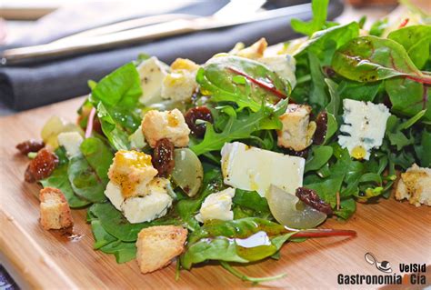 Ensalada de espinacas uvas y queso Gastronomía Cía