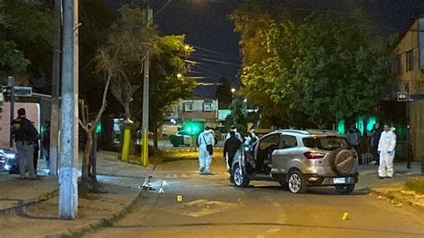 Hombre De A Os Muere Tras Ser Baleado En Plena V A P Blica En La