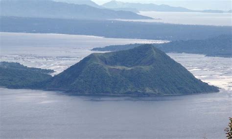 Taal Nagtala Ng Volcanic Quake Abante Tonite