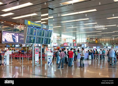 Singapore international passenger terminal hi-res stock photography and ...