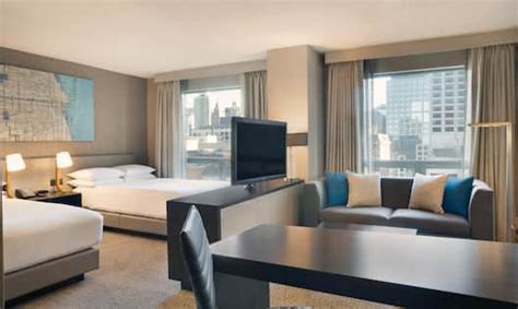 Hilton Downtown Chicago Hotel Suites on the Mag Mile