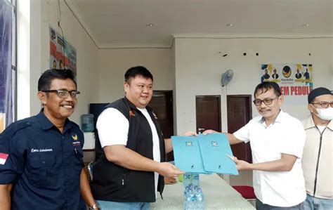 Tim Djoni Alamsyah Ambil Formulir Pencalonan Pilkada 2024 Di Dpd Nasdem Belitung Betare Belitong