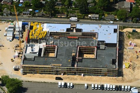 Berlin von oben Baustelle zum Neubau des Schulgebäudes Clay