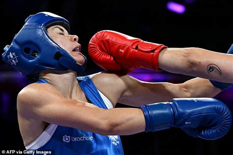 Female Boxer Yells This Is Unjust And Falls To Her Knees In Tears As She Quits Fight Against