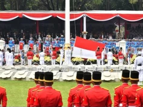 Kisah Duplikat Bendera Merah Putih Yang Berkibar Di Istana Negara