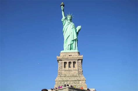 Nyc Frihedsgudinden Og Ellis Island Tour Med F Rge Getyourguide