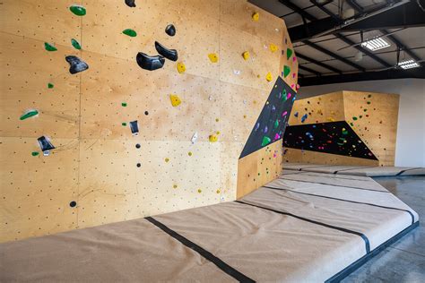 Bend — The Circuit Bouldering Gym