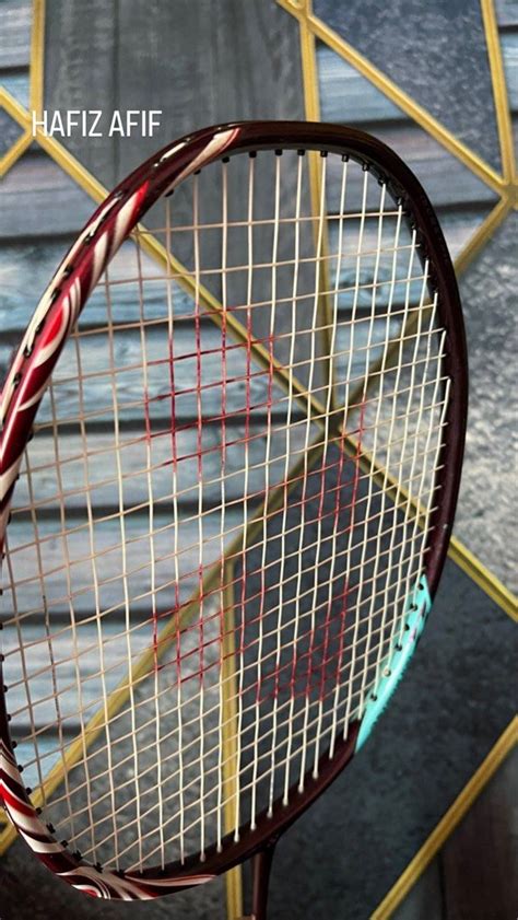 YONEX ASTROX 100ZZ KURENAI Sports Equipment Sports Games Racket