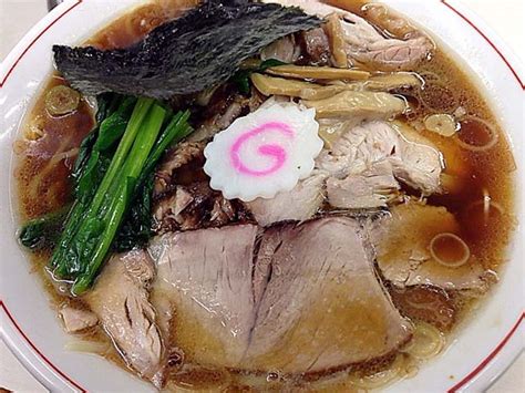 秋葉原で大人気！行列のできる硬派なラーメン専門店「青島食堂」の無性に食べたくなるチャーシューたっぷり生姜醤油ラーメン 己【おれ】