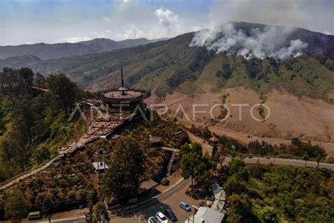 BB TNBTS Angin Kencang Jadi Kendala Pemadaman Kebakaran Gunung Bromo