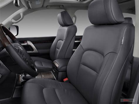 2010 Toyota Land Cruiser: 11 Interior Photos | U.S. News