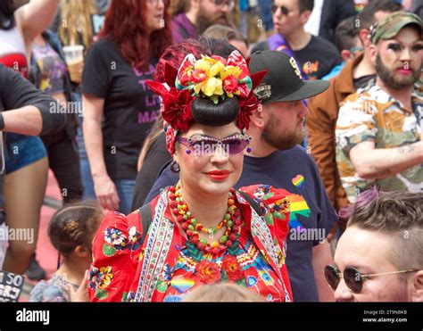 San Francisco Ca April Participants In The Drag Up Fight