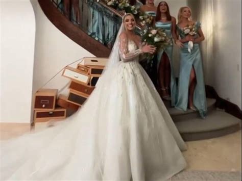 Los Tres Vestidos De Novia Que Luci Lele Pons En Su Boda