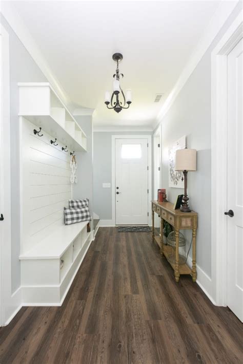 15 Farmhouse Entry Hall Designs That Will Give You A Warm Welcome