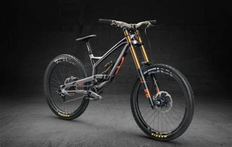 Best Downhill Mountain Bikes - 12 Great DH for Racing or Bike Parks ...