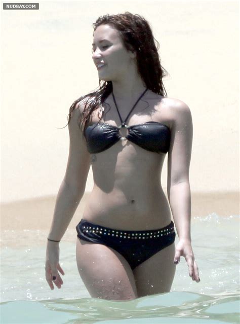 Demi Lovato Nude Body In Bikini At The Beach In Mexico Nudbay