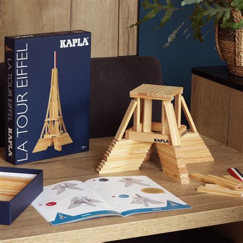 Build an Eiffel Tower with KAPLA planks!