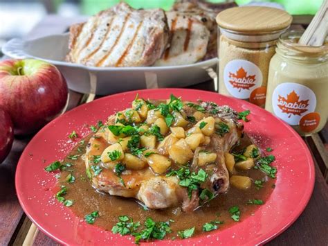 C Tes De Porc Avec Sa Sauce Aux Pommes Et L Rable Bob Le Chef