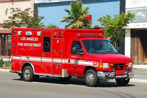 Lafd Ambulance Los Angeles Fire Dept Ambulance On Sepulve… Flickr