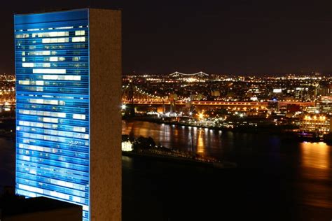 Il Palazzo Di Vetro Si Illumina Di Blu I Anni Delle Nazioni Unite