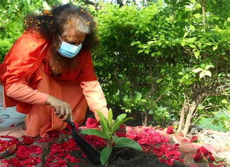 HH Pujya Swami Chidanand Saraswatijis Birthday Celebrations Held At