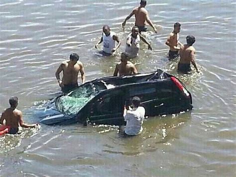 G Motorista Perde O Controle Da Dire O Capota E Cai No Rio Poxim