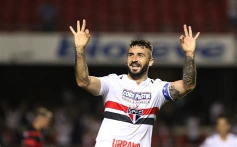 Lucas Pratto deixa o São Paulo e assina o River Plate Educadora