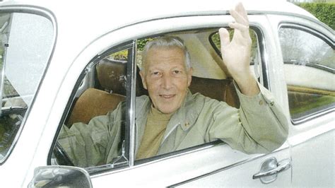 VW Tells The Story Of One Beetle's Incredible Journey Around The World ...