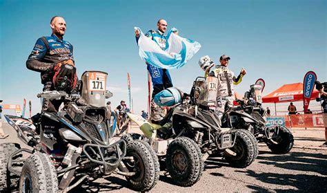 La Bandera Argentina Flame Victoriosa En Una Nueva Edici N Del Rally