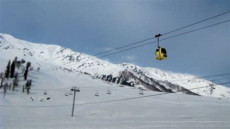 Tourists Caught With Fake Gulmarg Gondola Tickets