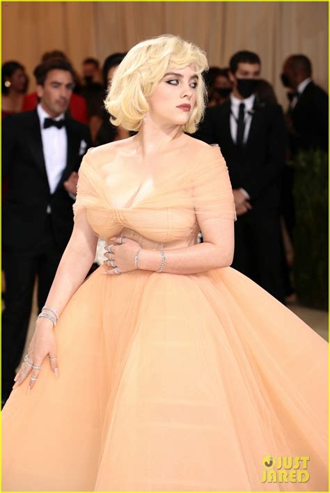 Billie Eilish Ditches Her Blonde Hair Goes Back To Black See The New