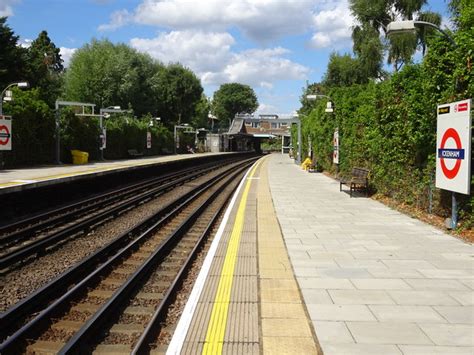 Ickenham Underground Station Greater Nigel Thompson Cc By Sa