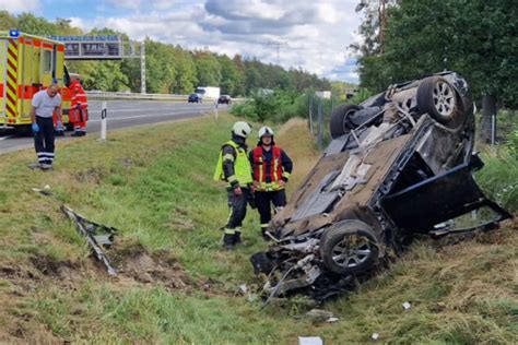 Schwerer Unfall Auf Der A Bmw Berschl Gt Sich Mehrfach