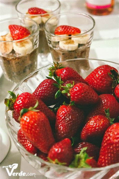 Raw Budinca De Ciocolata Cu Seminte De Chia Si Lapte De Caju