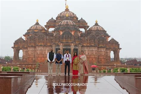 Rishi Sunak And Wife Akshata Murty Perform Aarti At Akshardham